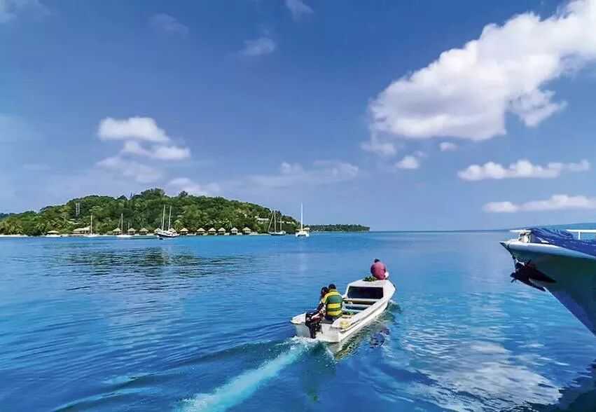 云南腾冲：移民管理警察真情为民获赞扬