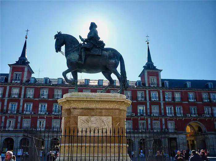 荷兰治安不好，华人朋友受影响，上街多加留意